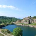 Teambuildingtur på Bornholm ved Opalsøen, der ligger mellem høje stejle klippesider og umiddelbart ved siden af Hammersøen. Aktivitetsdag sammen med APROPOS kommunikation. <br>Copyright APROPOS kommunikation