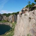 Teambuildingtur på Bornholm ved Opalsøen, der ligger mellem høje stejle klippesider og umiddelbart ved siden af Hammersøen. Aktivitetsdag sammen med APROPOS kommunikation. <br>Copyright APROPOS kommunikation